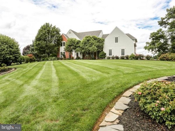 445 CHESTNUT LANE, YORK TWP, PA 17403