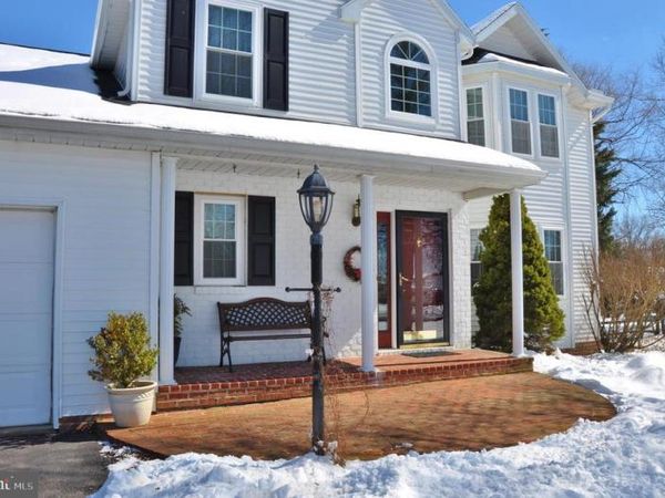 107 HERSHEY CIRCLE, STEWARTSTOWN, PA 17363