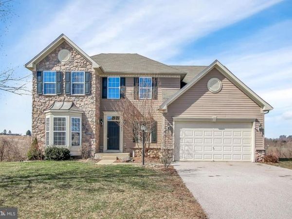 1435 KARENS WAY, YORK, PA 17402