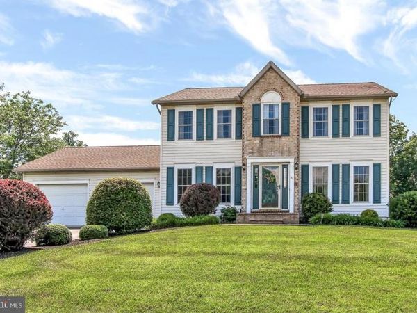 40 HEATHER DRIVE, STEWARTSTOWN, PA 17363