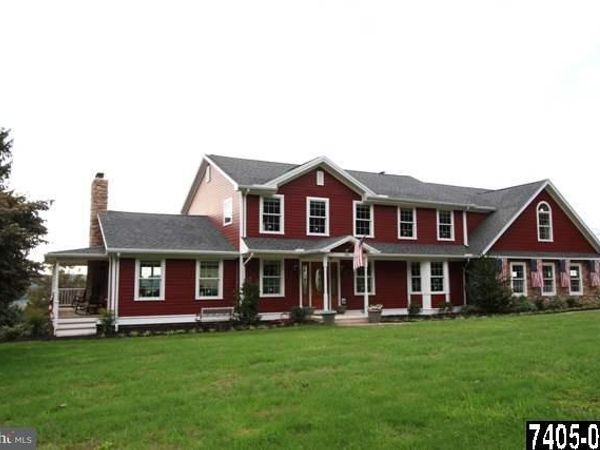 160 FAIRFAX DRIVE, YORK TWP, PA 17403