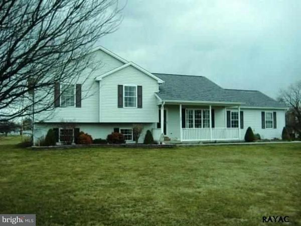 105 HUNTERS CIRCLE, ABBOTTSTOWN, PA 17301