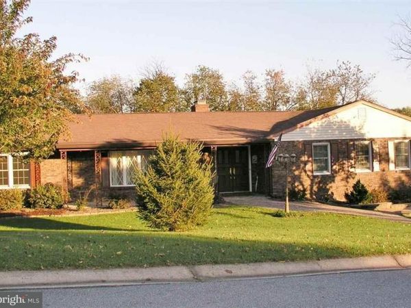 218 TEILA DRIVE, DALLASTOWN, PA 17313