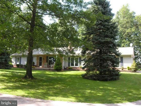 8234 PLEASANT VALLEY ROAD, STEWARTSTOWN, PA 17363