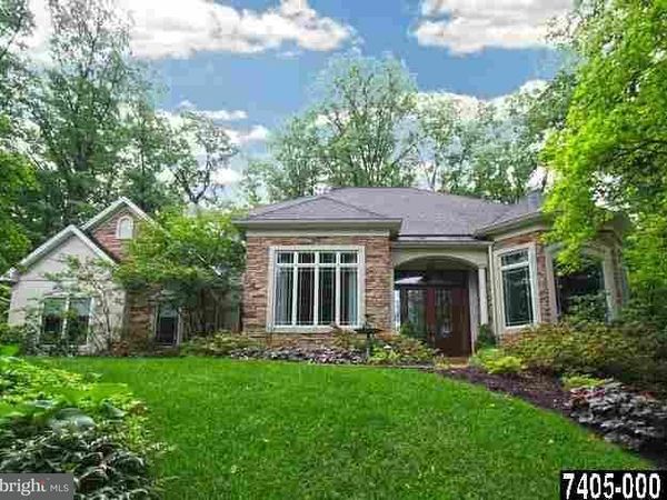 1715 WYNDHAM DRIVE, YORK, PA 17403
