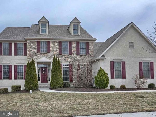 707 HIGHLANDS PATH, YORK TWP, PA 17402