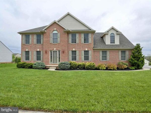 110 VERNA DRIVE, YORK TWP, PA 17313