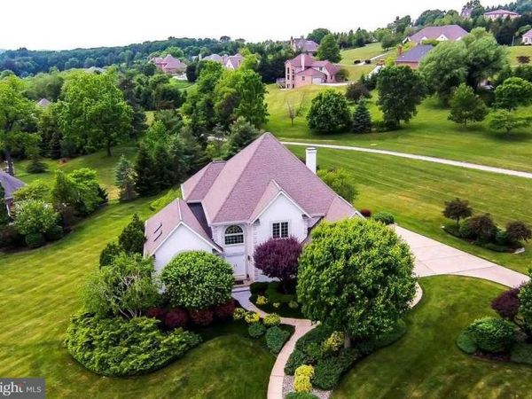 1540 WYNDHAM DRIVE, YORK, PA 17403