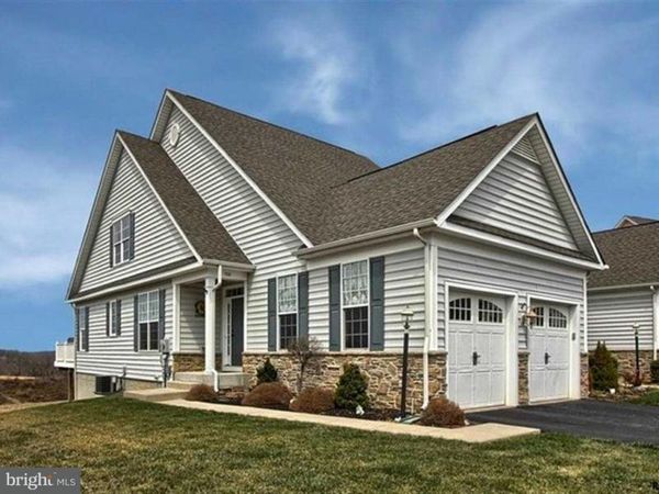 900 COUGAR POINTE CIRCLE, SEVEN VALLEYS, PA 17360
