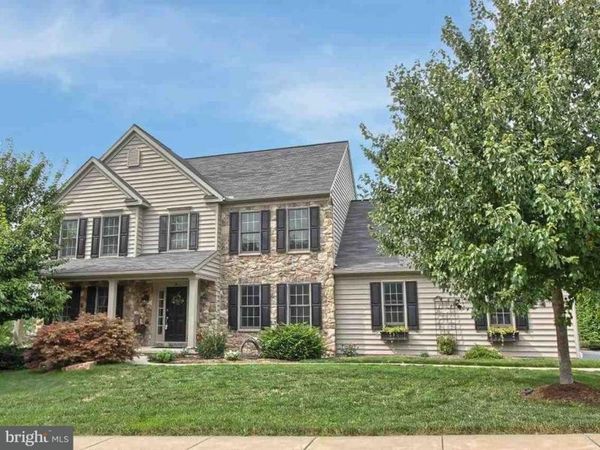 417 BELLAIRE DRIVE, YORK TWP, PA 17402