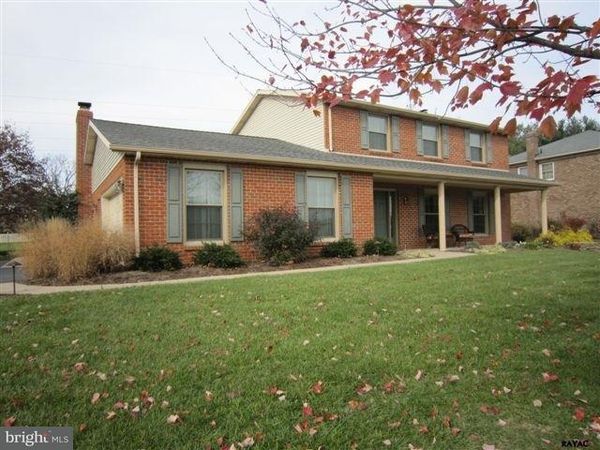 2660 OBERLIN DRIVE, YORK, PA 17404
