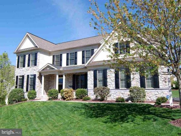 703 GODDARD DRIVE, YORK TWP, PA 17402