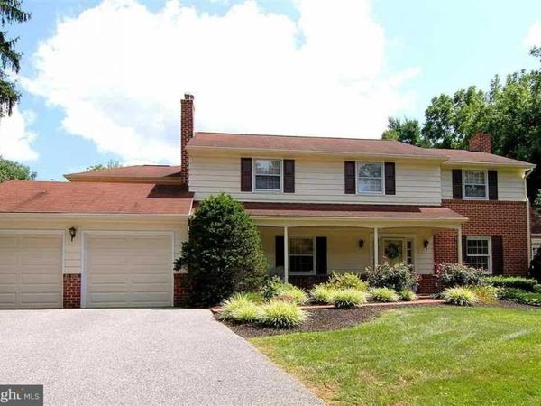 586 FAIRVIEW TERRACE, YORK, PA 17403