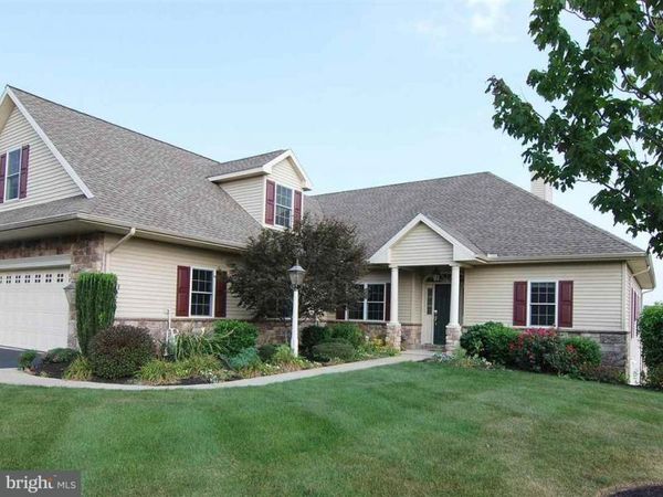 1738 RIDGE COURT, YORK TWP, PA 17402