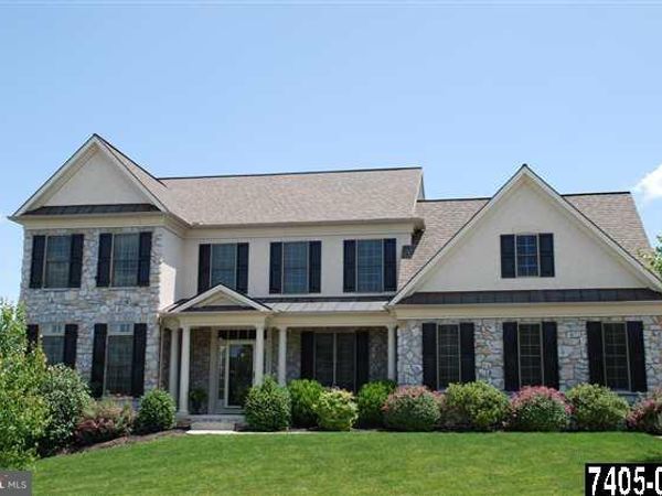 703 GODDARD DRIVE, YORK TWP, PA 17402