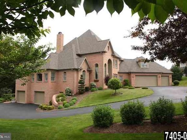 2810 DEER LEAP LANE, YORK TWP, PA 17403
