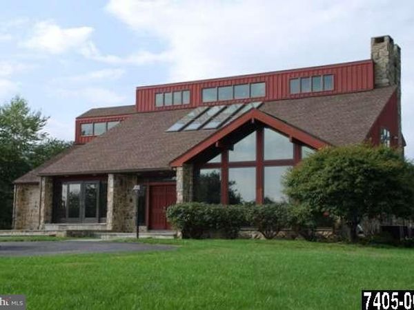 396 WIRE ROAD, YORK TWP, PA 17402