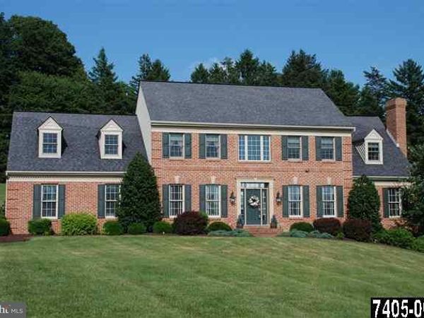 870 WESTOVER LANE, YORK, PA 17403
