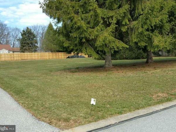 PINE VIEW DRIVE, YORK, PA 17403