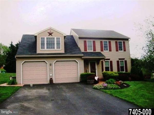 605 KENYON DRIVE, RED LION, PA 17356