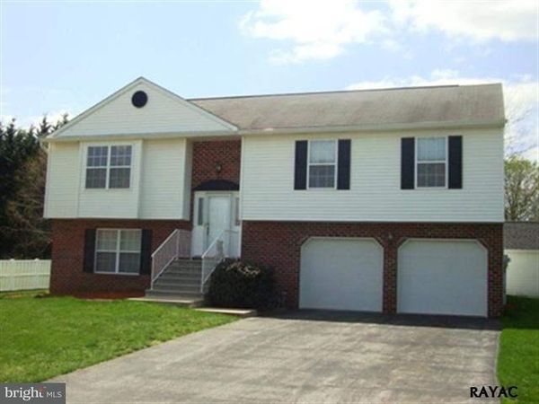 10 ICE HOUSE DRIVE, STEWARTSTOWN, PA 17363