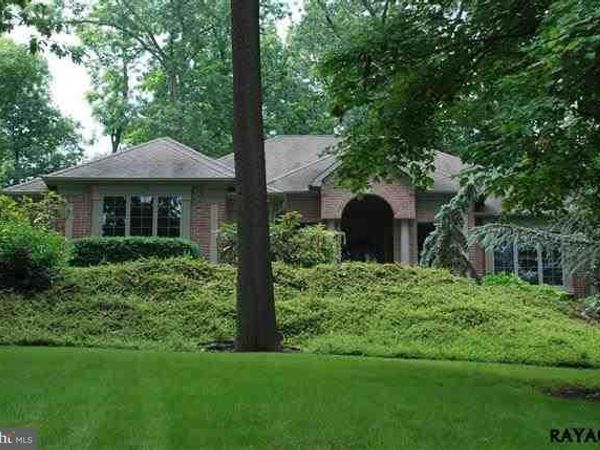 122 W CRESTLYN DRIVE, YORK TWP, PA 17402