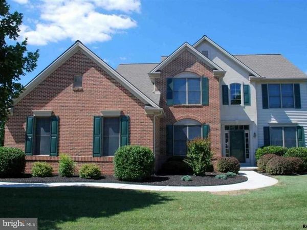 2715 WOODSPRING DRIVE, YORK TWP, PA 17402