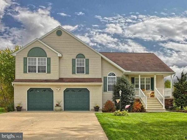 13 ICE HOUSE DRIVE, STEWARTSTOWN, PA 17363