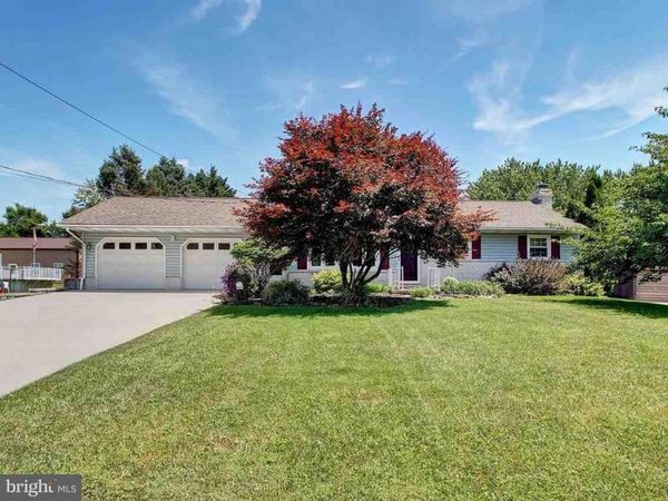 70 FERN DRIVE, NEW OXFORD, PA 17350