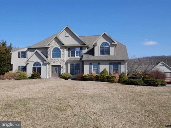725 WINDRUSH DRIVE, DALLASTOWN, PA 17313
