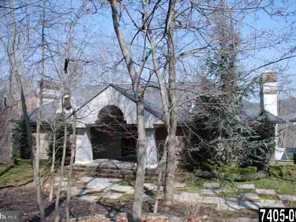 2888 DEER CHASE LANE, YORK TWP, PA 17403