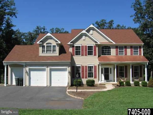 8231 PLEASANT VALLEY ROAD, STEWARTSTOWN, PA 17363
