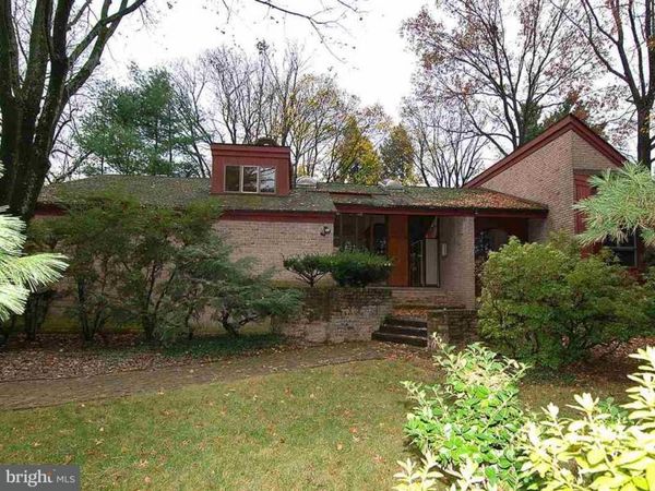 156 N STRATHCONA DRIVE, YORK, PA 17403