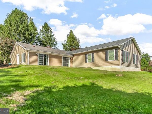 136 GREENWICH ROAD, DELTA, PA 17314