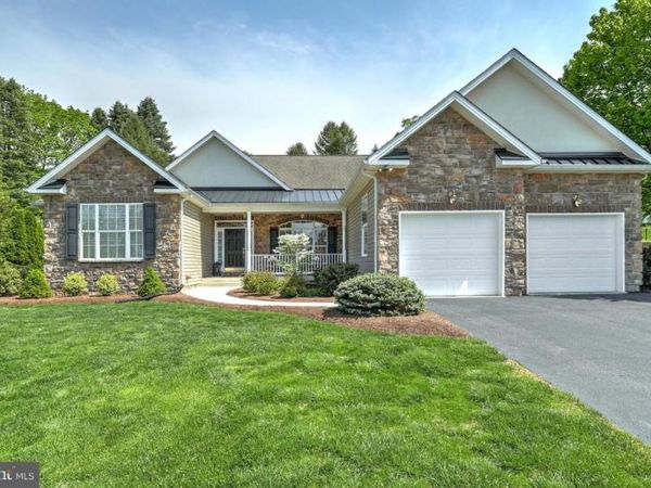 1249 LAUREL OAK LANE, YORK, PA 17403