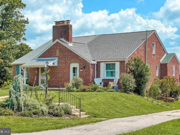 426 HILLCREST ROAD, YORK, PA 17403