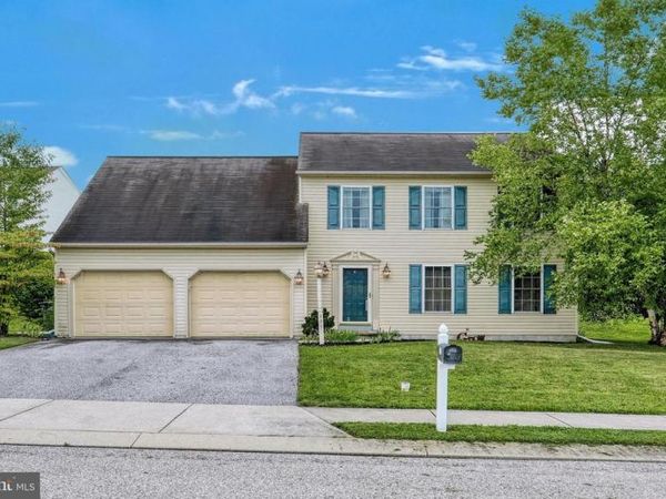 135 BRENDAN MEWS, MOUNT WOLF, PA 17347