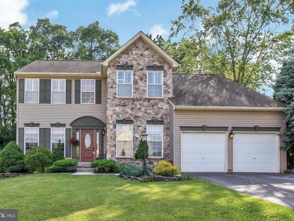 2637 NATALIE DRIVE, YORK, PA 17402