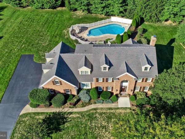 2010 ROSEMILL COURT, YORK, PA 17403