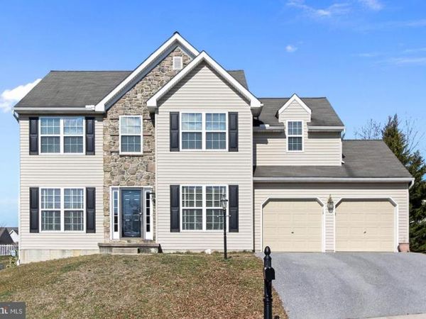 17 EAGLETON DRIVE, YORK, PA 17407