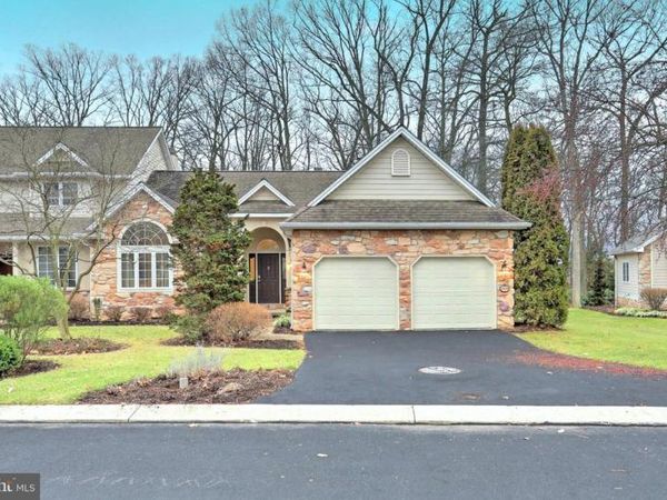 2124 TALL OAKS LANE, YORK, PA 17403