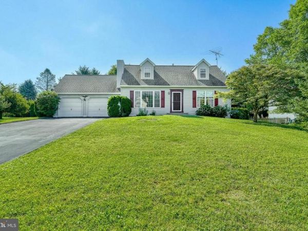 108 LEE STREET, STEWARTSTOWN, PA 17363