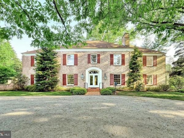 1040 BOX HILL LANE, YORK, PA 17403