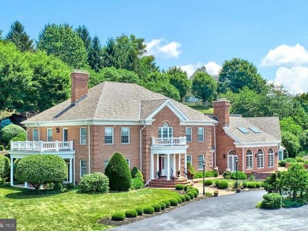 995 SUMMIT CIRCLE S., YORK, PA 17403