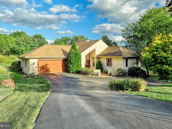 2688 SAINT ANDREWS COURT, YORK, PA 17402