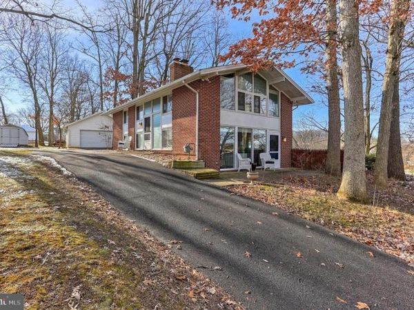 160 NANCY AVENUE, YORK, PA 17402