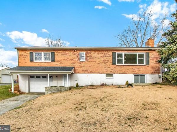 228 EDGEHILL ROAD, GLEN ROCK, PA 17327