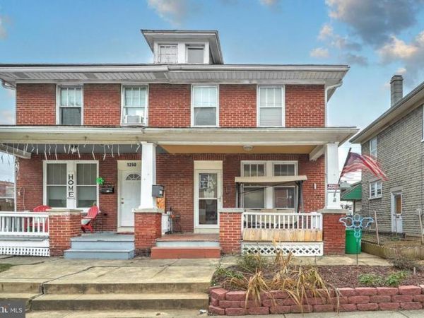 1252 W KING STREET, YORK, PA 17404