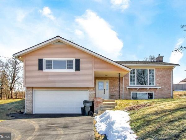 41 ACKWOOD DRIVE, SEVEN VALLEYS, PA 17360