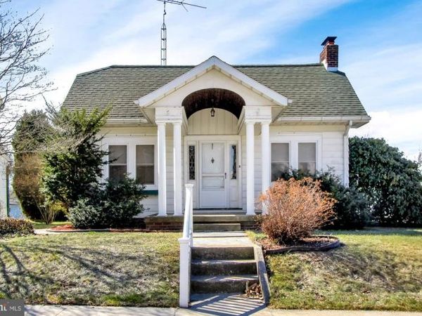 2366 S QUEEN STREET, YORK, PA 17402